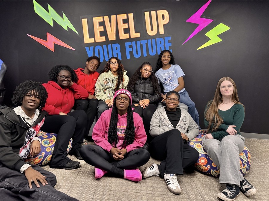 Guided Grace FYS youth in the Level Up Your Future program space